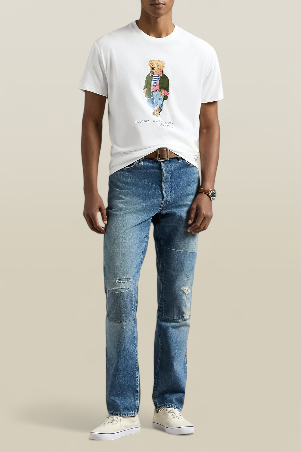 תמונת כל הלוק של חולצת טי עם הדפס דובי